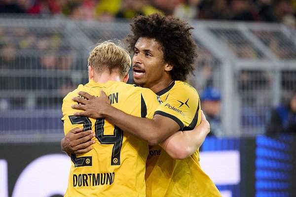 Adeyemi (rechts) machte erneut ein starkes Spiel. - © Bernd Thissen/dpa