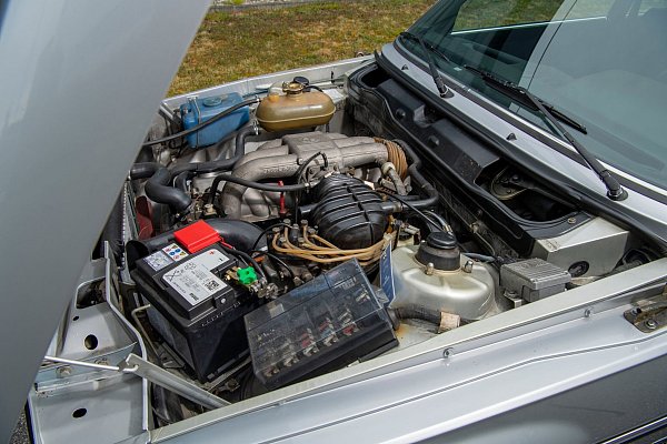 Freude am Fahren durch Freude am Motor? Zumindest aus heutiger Sicht wirken die 143 PS aus dem Sechszylinder im 323i relativ bescheiden. - © Hardy Mutschler/BMW AG/dpa-tmn