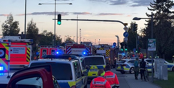 Zur Unfallursache machte die Polizei zunächst keine Angaben. - © vifogra/dpa