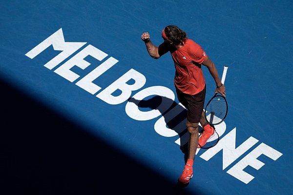 Alexander Zverev hat in Melbourne weiter Grund zum Jubeln - © Ng Han Guan/AP/dpa