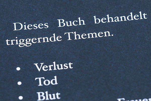 Laut Psychologin Birgit Langebartels ist eine gute Triggerwarnung «klar, korrekt knapp, nicht so detailliert und gut platziert». (Archivbild) - © Carsten Koall/dpa