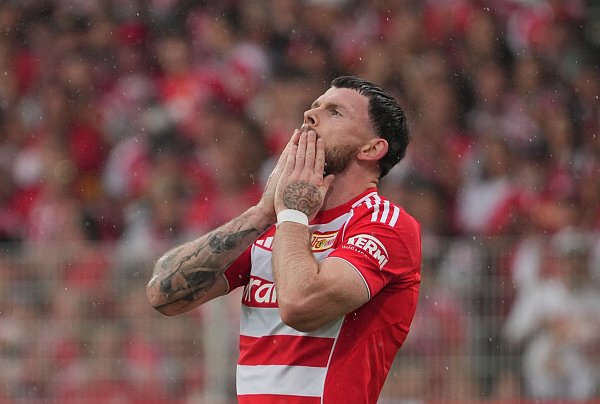 Haderte mit seinen vergebenen Chancen: Unions Oliver Burke. - © Soeren Stache/dpa