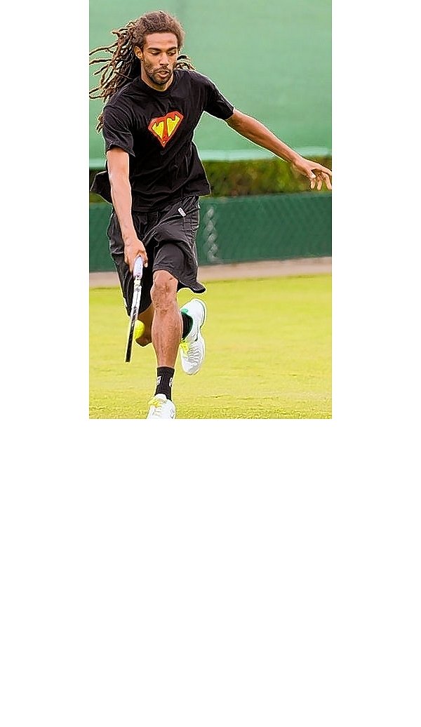Dustin Brown bereitet sich auf sein Auftaktspiel vor. - © FOTO: WEISCHE