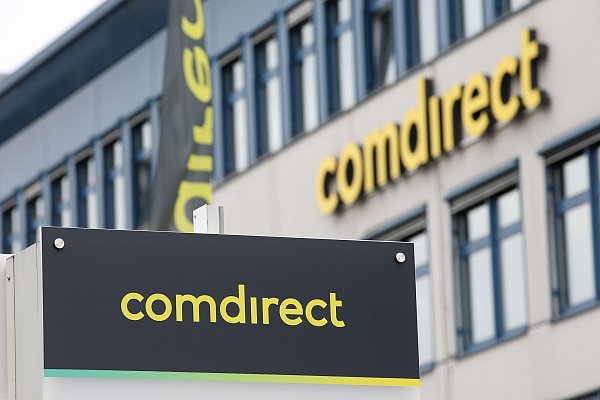 Privatkundenchef will Marken enger verzahnen (Archivbild) - © Bodo Marks/dpa