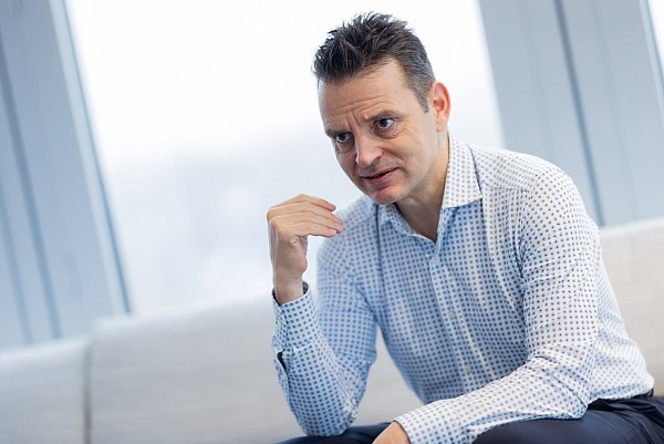 Eon-Chef Leonhard Birnbaum erhofft sich von der Politik der neuen Bundesregierung, dass Wachstum und Wettbewerbsfähigkeit eine zentrale Rolle spielen. Eon ist Deutschlands größter Energieversorger mit 14 Millionen Strom- und Gaskunden. - © Rolf Vennenbernd/dpa