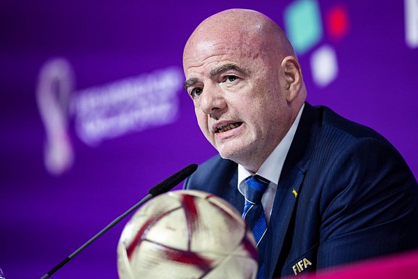 FIFA-Chef Gianni Infantino kann viele Fragen zur neuen Club-WM noch nicht beantworten. - © Tom Weller/dpa