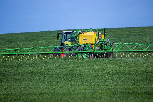Für die negativen Entwicklungen ist nicht zuletzt die Landwirtschaft verantwortlich (Archivbild). - © Jens Büttner/dpa