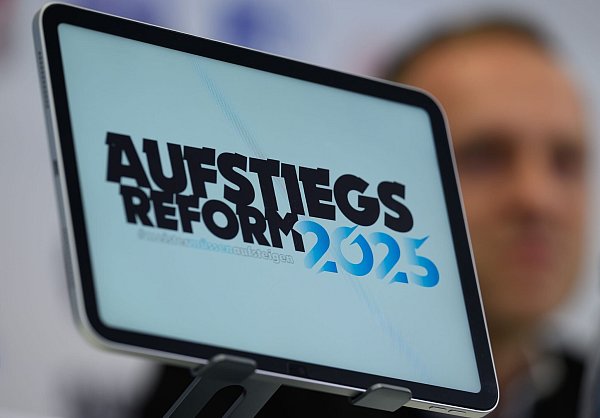 Der Initiative «Aufstiegsreform 2025» schlossen sich bereits 40 Teams an. - © Hendrik Schmidt/dpa
