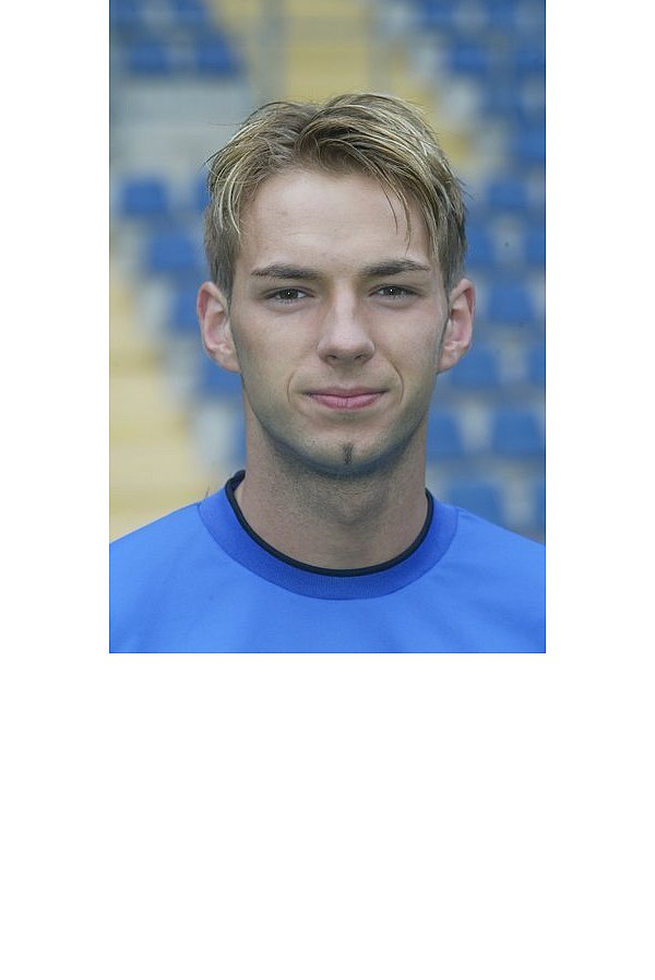 Arminias früherer Jugend- und Regionalligaspieler Christian Wieczorek (l.) muss schon mit 23 Jahren seine Profikarriere wegen eines Schädelbruchs beenden. - © FOTO: ARCHIV, THOMAS F. STARKE