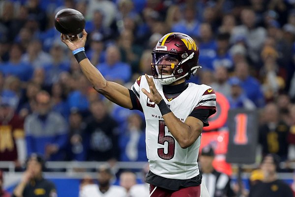 Erste Saison, zweiter Playoff-Sieg, nur einen Erfolg vom Super Bowl entfernt: Jayden Daniels überzeugte erneut. - © Rey Del Rio/AP/dpa