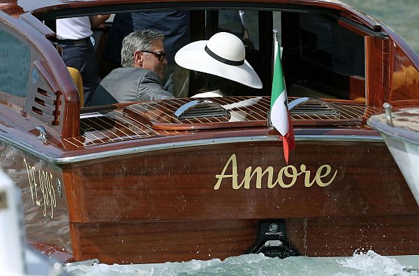 Auch Amal und George Clooney haben in Venedig geheiratet. (Archivbild) - © picture alliance / Alessandro Di Meo/ANSA/dpa