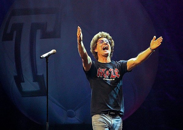 Schon zu Beginn der Show ist Atze Schröder in Topform. - © FOTO: ANDREAS ZOBE