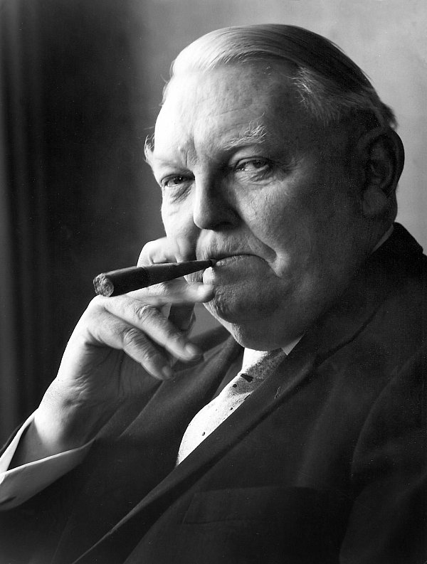 «Vater» des Wirtschaftswunders: Ludwig Erhard - © picture alliance / Gerhard Heisler/dpa