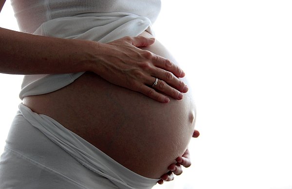 Dass Frauen mit Endometriose schwerer schwanger werden, hat unterschiedliche Gründe. - © Mascha Brichta/dpa-tmn