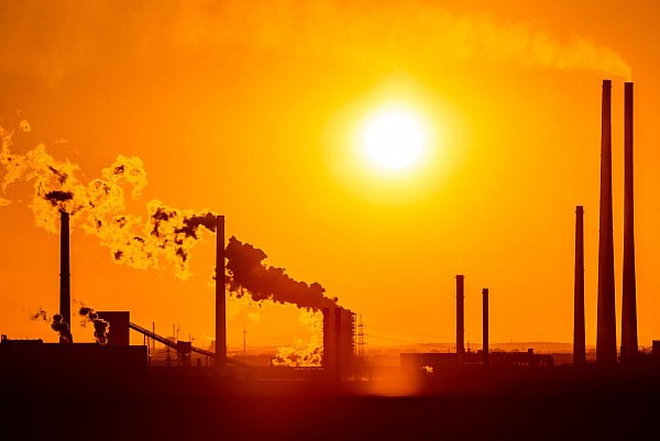 Die deutsche Industrie leidet unter hohen Kosten und Konkurrenz aus China. (Archivbild) - © Marcel Kusch/dpa