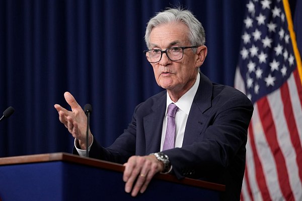 Fed-Chef Powell betont die Unabhängigkeit der US-Notenbank. - © Ben Curtis/AP/dpa