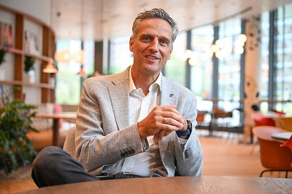 Seit 20 Jahren bei Amazon und seit knapp vier Jahren sein Deutschlandchef: Manager Rocco Bräuniger. - © Wolf von Dewitz/dpa