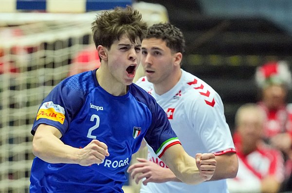 Mit Füchse-Profi Leo Pranter arbeitet Hanning auch in Italien zusammen. - © Soeren Stache/dpa