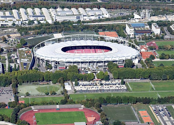 Die Modernisierung der Stuttgarter Mercedes-Benz Arena hat begonnen. - © Bernd Weißbrod/dpa