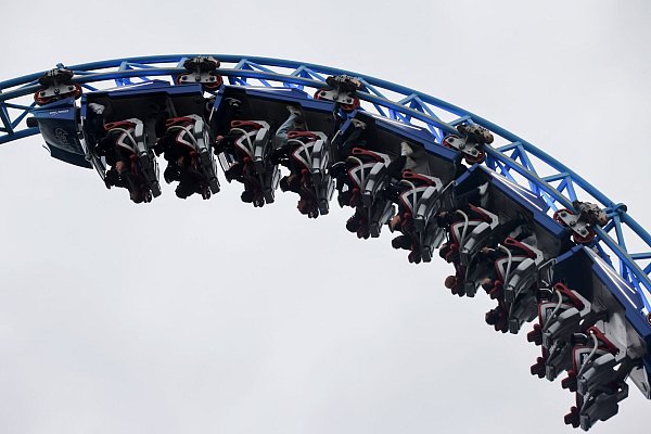 Rasant ging es zu bei den Nationalspielern in einem Freizeitpark. - © Philipp von Ditfurth/dpa