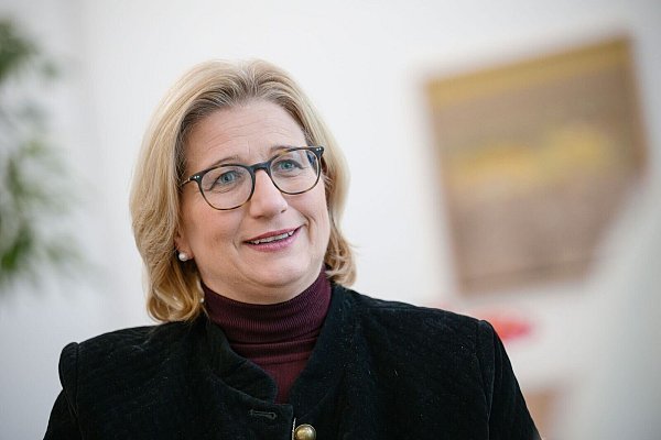 Saarlands Ministerpräsidentin Anke Rehlinger ist dieses Jahr Gastgeberin. (Archivbild) - © Oliver Dietze/dpa