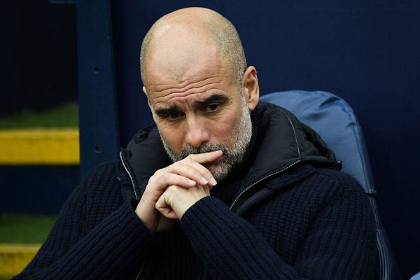 Nachdenklicher als gewöhnlich: Pep Guardiola sucht nach Wegen aus der Krise. - © Rui Vieira/AP/dpa
