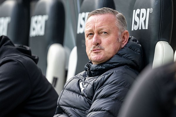 Gladbachs Sportdirektor Roland Virkus kann mit seiner Borussia aktuell zufrieden sein. - © David Inderlied/dpa