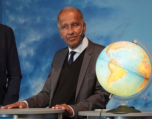 Mojib Latif setzt sich für das Klima ein - hier 2023 auf dem 13. Extremwetterkongress in Hamburg. (Archivbild) - © Franziska Spiecker/dpa