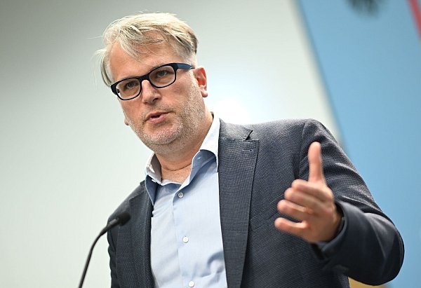 Für medizinisches Cannabis kommen nur wenige Patienten infrage, sagte der Vorsitzende der Hausärzte, Markus Beier. - © Britta Pedersen/dpa