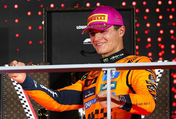 Ist sich keiner Schuld für den Startvorfall bewusst: McLaren-Pilot Lando Norris. - © Wan Mikhail Roslan/ZUMA Press Wire/dpa