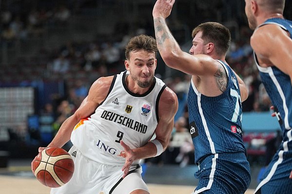 Franz Wagner will mit Deutschlands Basketballern endlich wieder ein wichtiges Spiel gewinnen. - © Sergei Grits/AP/dpa