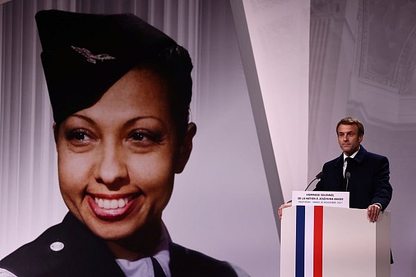 Emmanuel Macron würdigte sie als eine «Kämpferin, eine Künstlerin, eine Frau, die nicht nur das schwarze Volk verteidigt hat – sondern die Menschheit». (Archivbild) - © Sarah Meyssonnier/Reuters Pool/AP/dpa