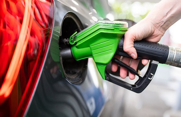 Energie und Kraftstoffe vielfach günstiger (Symbolbild) - © Sven Hoppe/dpa
