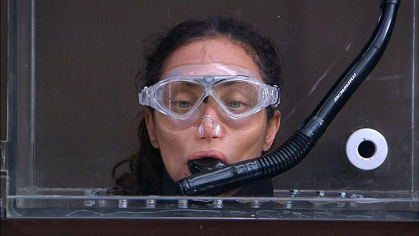 Lilly Becker in ihrer letzten Dschungelprüfung, die sie abbrechen musste. - © RTL/dpa