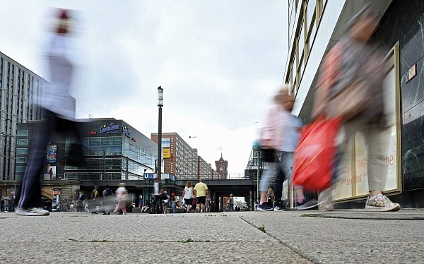 Der private Konsum springt nicht wirklich an. (Symbolbild) - © Malin Wunderlich/dpa