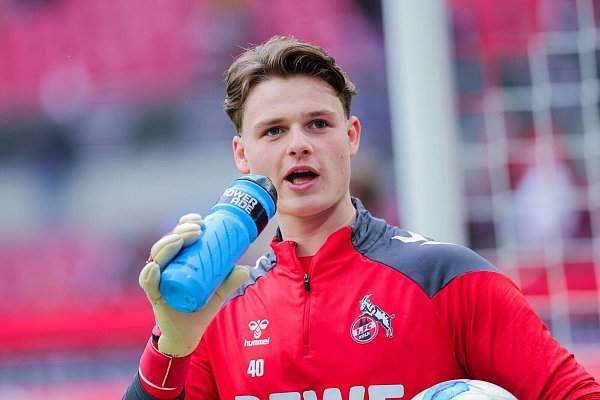 Jonas Urbig spielte viele Jahre für den 1. FC Köln. (Archivfoto) - © Rolf Vennenbernd/dpa