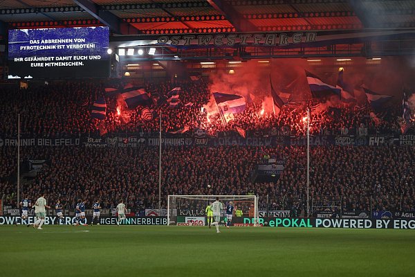 Auf der Bielefelder Alm ist die Arminia in dieser Pokal-Saison eine Macht. - © Friso Gentsch/dpa