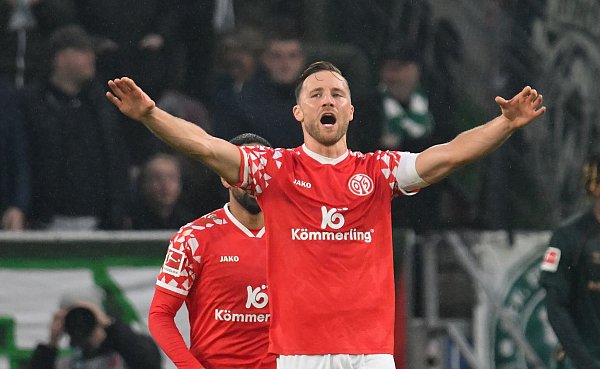 Traf zum 1:0 gegen Werder Bremen: Mainz-Kapitän Silvan Widmer. - © Torsten Silz/dpa