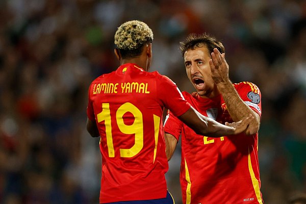 Spanien hatte zum Auftakt der WM-Qualifikation in Bulgarien keine Probleme. - © Tony Uzunov/AP/dpa