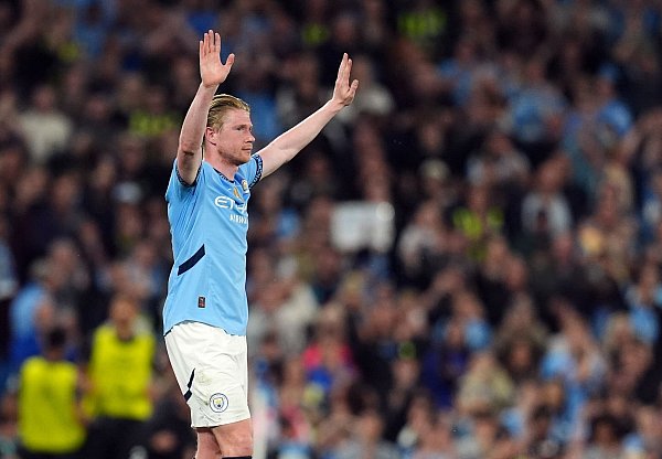 Das war sein letzter Heimauftritt für Manchester City. - © Martin Rickett/PA Wire/dpa
