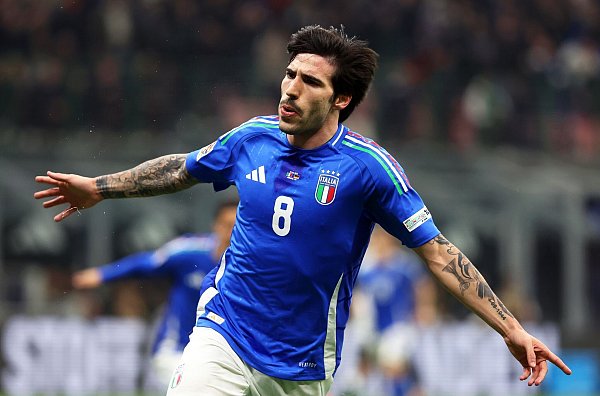 Schoss das wichtige 1:0: Sandro Tonali. - © Marco Iacobucci/LiveMedia-IPA/ZUMA Press Wire/dpa