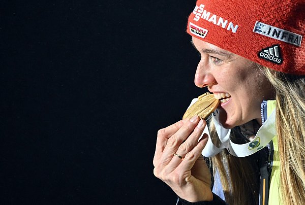 Die frühere Weltklasse-Biathletin Denise Herrmann-Wick arbeitet jetzt für das ZDF. - © Martin Schutt/dpa