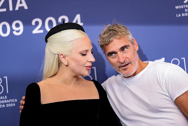 Lady Gaga und Joaquin Phoenix sind nun «Razzie»-Schmähpreis-Empfänger (Archivbild) - © Vianney Le Caer/Invision/AP/dpa