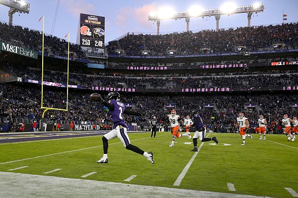 Die Baltimore Ravens hatten gegen die Cleveland Browns keine Probleme und holten sich den AFC-North-Titel. - © Nick Wass/AP/dpa