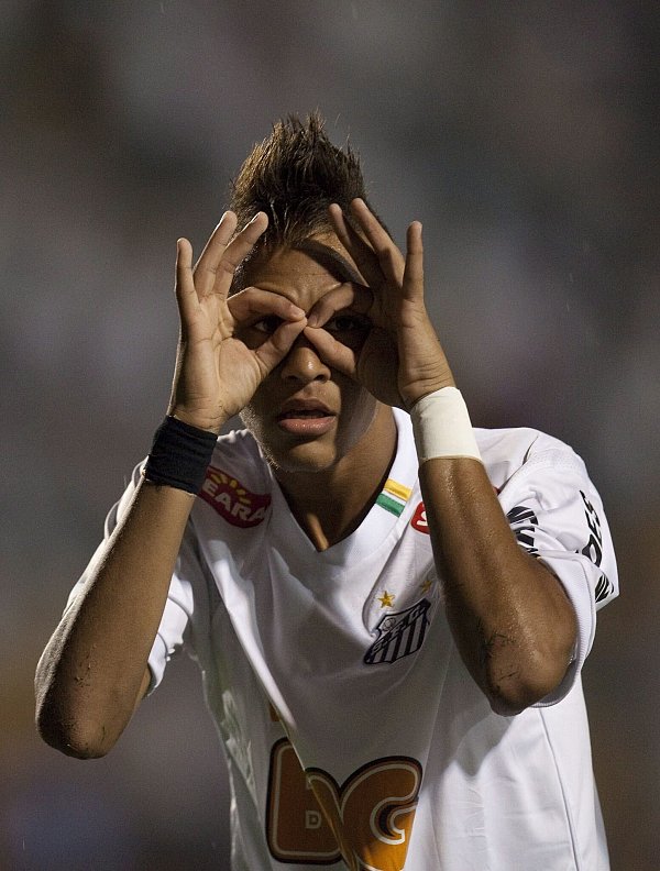 Neymar wurde in Brasilien ausgebildet - und kehrt nun zum FC Santos zurück. - © picture alliance / dpa