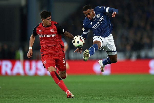 Bayer Leverkusen blieb weit unter seinen Möglichhkeiten. - © Friso Gentsch/dpa