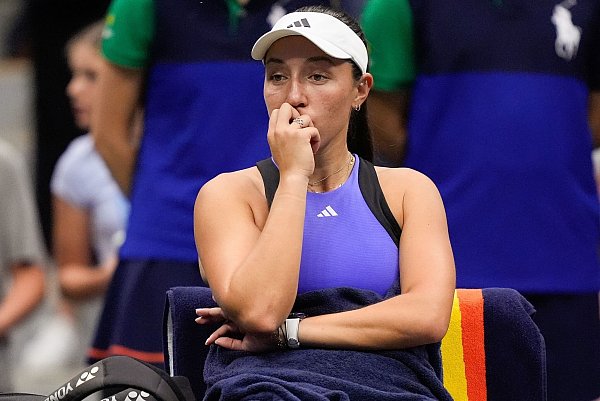 Tief enttäuscht: Jessica Pegula grübelt über die ihre Final-Niederlage. - © Julia Nikhinson/AP/dpa