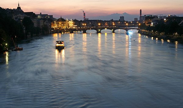 In Basel sind schon vor der ESC-Entscheidung die Hotelpreise ins Unermessliche geschossen (Archivbild) - © Thomas Eisenhuth/dpa-Zentralbild/dpa-tmn