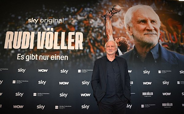 Verteidigt Wirtz: DFB-Sportdirektor Rudi Völler. - © Arne Dedert/dpa