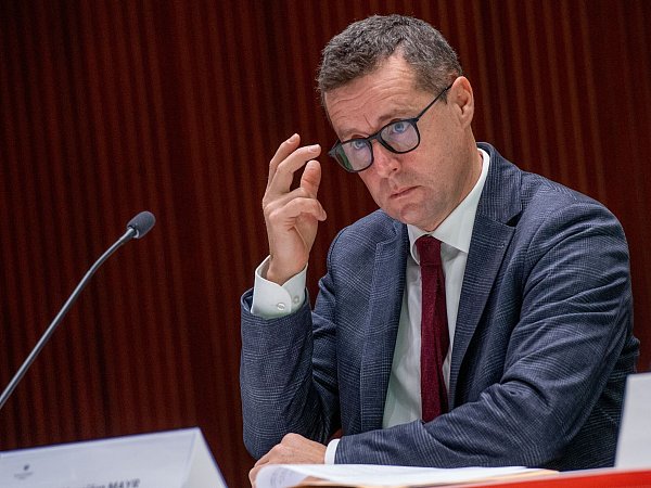 Staatsanwaltschafts-Sprecher Hansjörg Mayr geht von Mord aus. - © Expa/Erich Spiess/APA/dpa